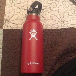 18 oz Red hydroflask